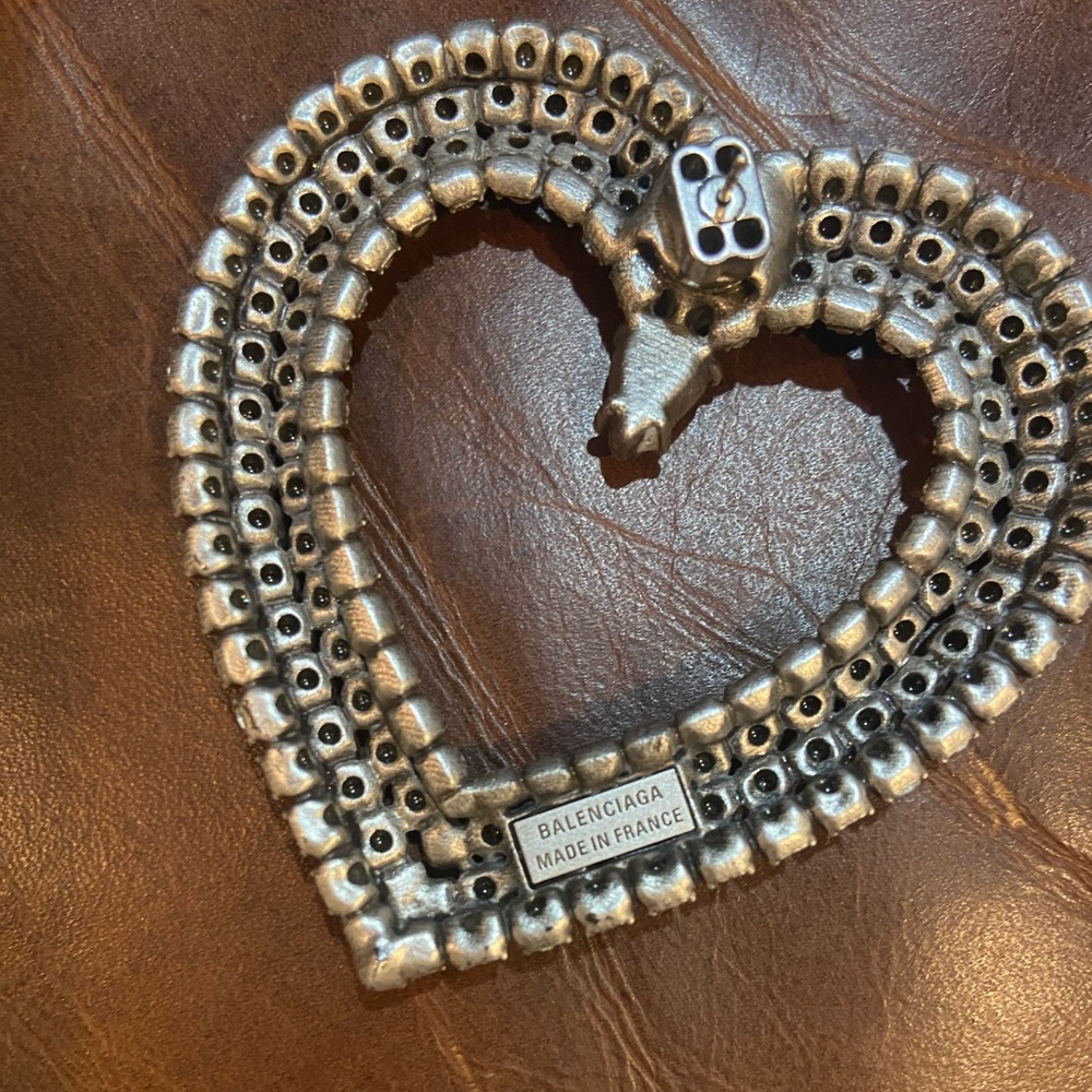 Balenciaga crystal heart earrings - Picture 6 of 11